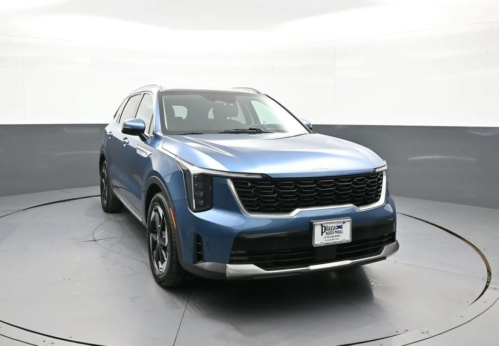 2025 Kia Sorento - Image 3 of 12