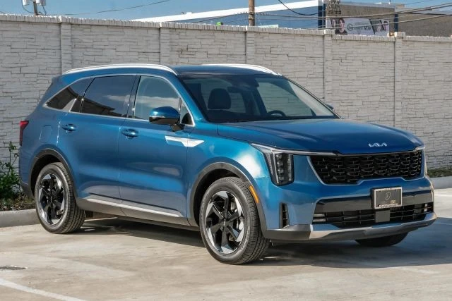2025 Kia Sorento - Image 7 of 21