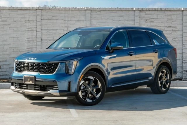 2025 Kia Sorento - Image 5 of 21