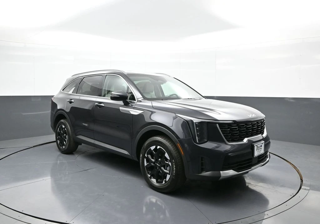 2025 Kia Sorento - Image 4 of 12