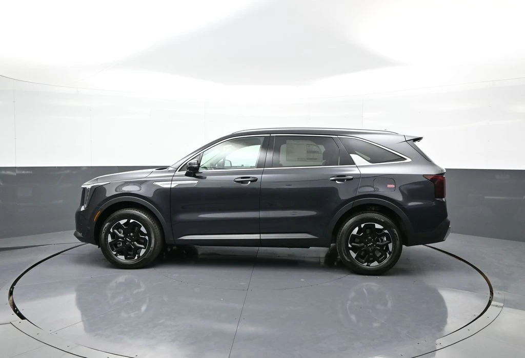 2025 Kia Sorento - Image 9 of 12