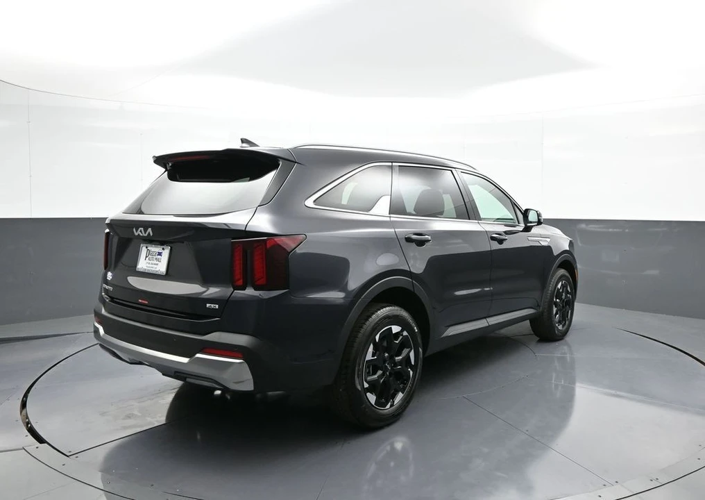2025 Kia Sorento - Image 6 of 12