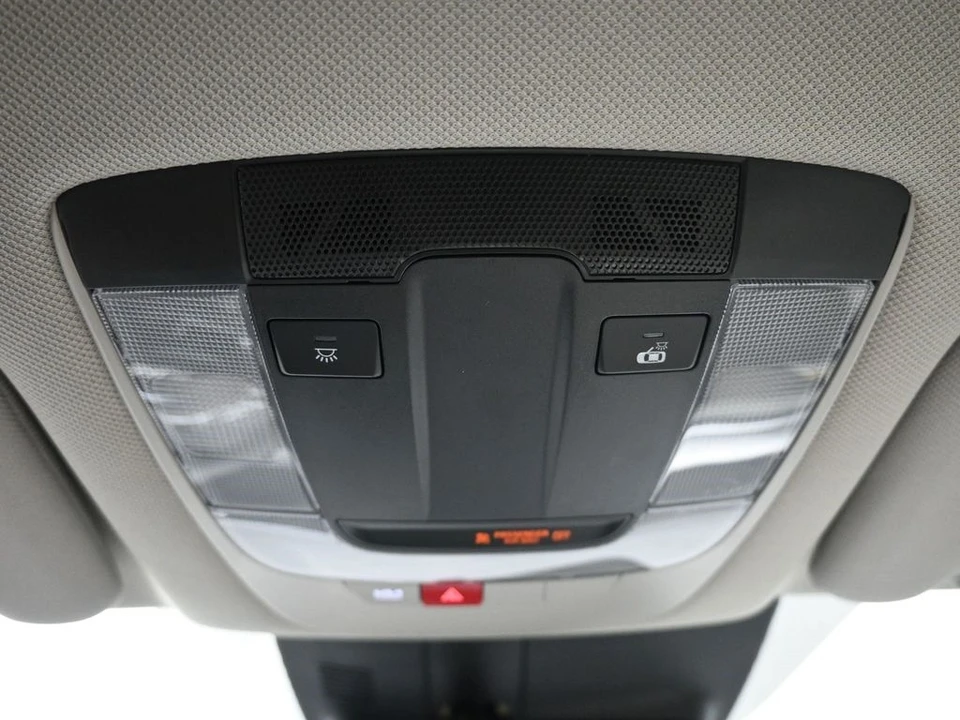 2025 Kia Sorento - Image 17 of 21