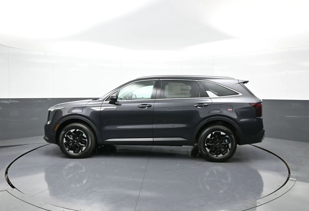 2025 Kia Sorento - Image 9 of 21
