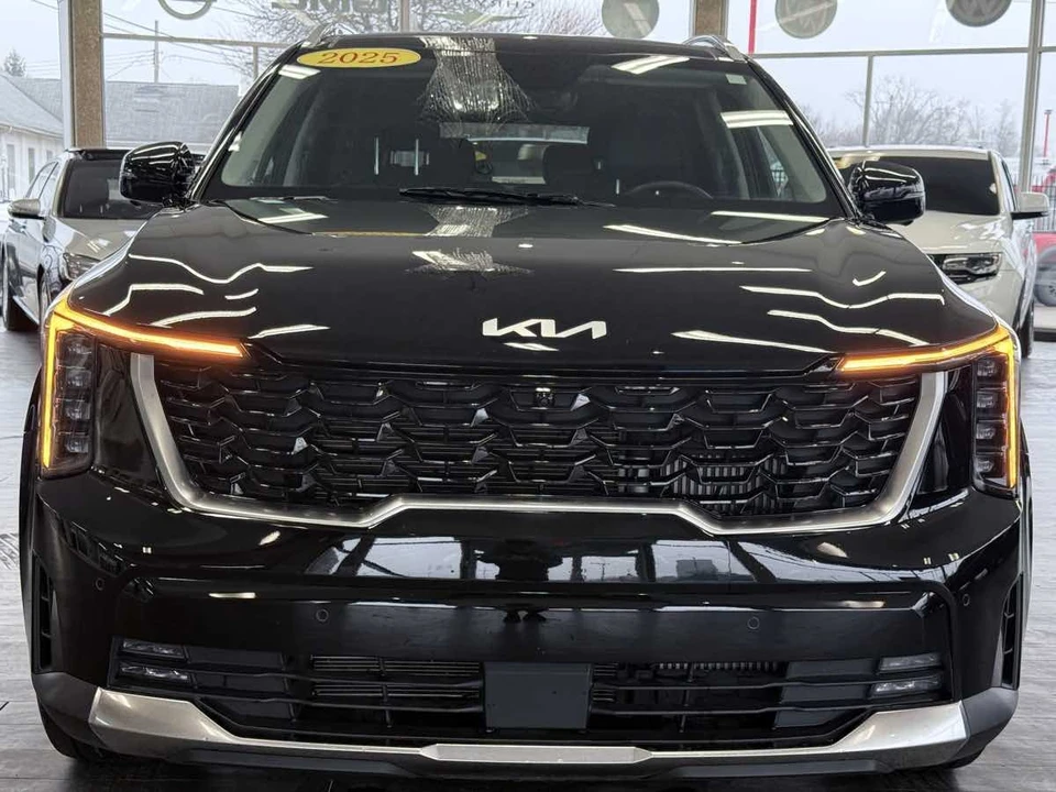 2025 Kia Sorento - Image 4 of 12