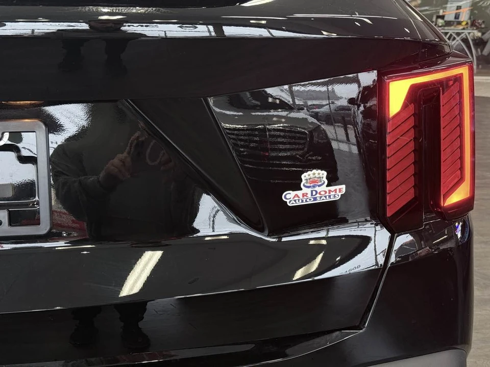 2025 Kia Sorento - Image 15 of 21