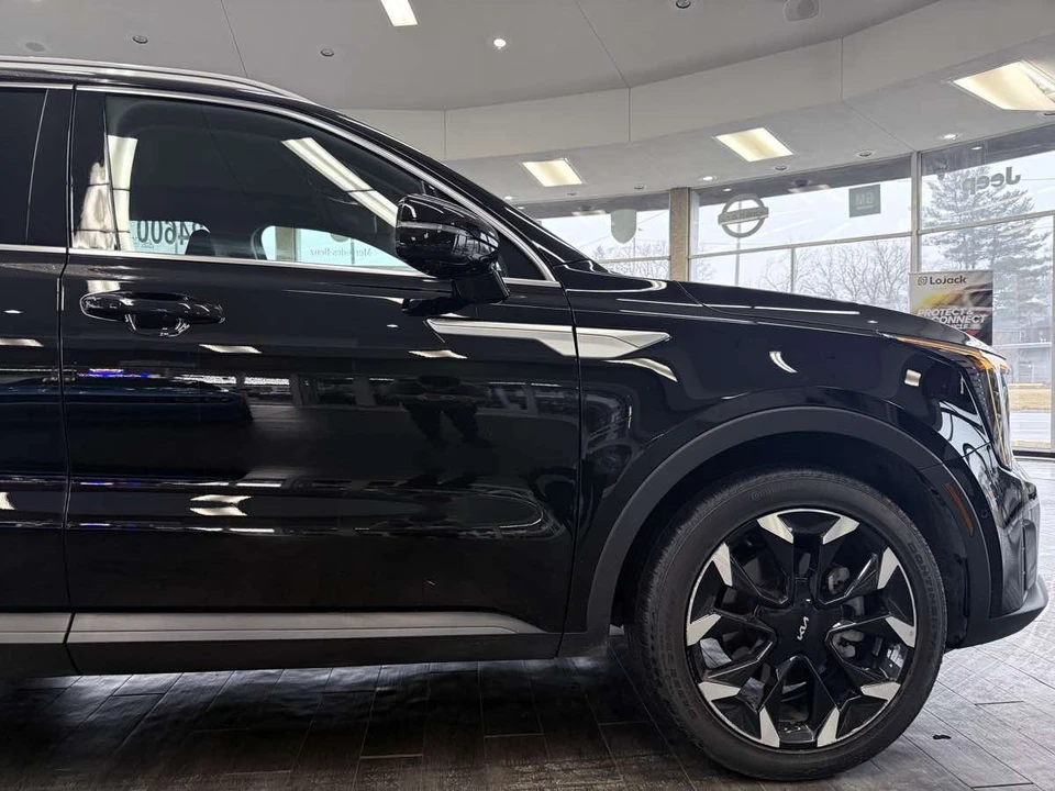 2025 Kia Sorento - Image 6 of 21