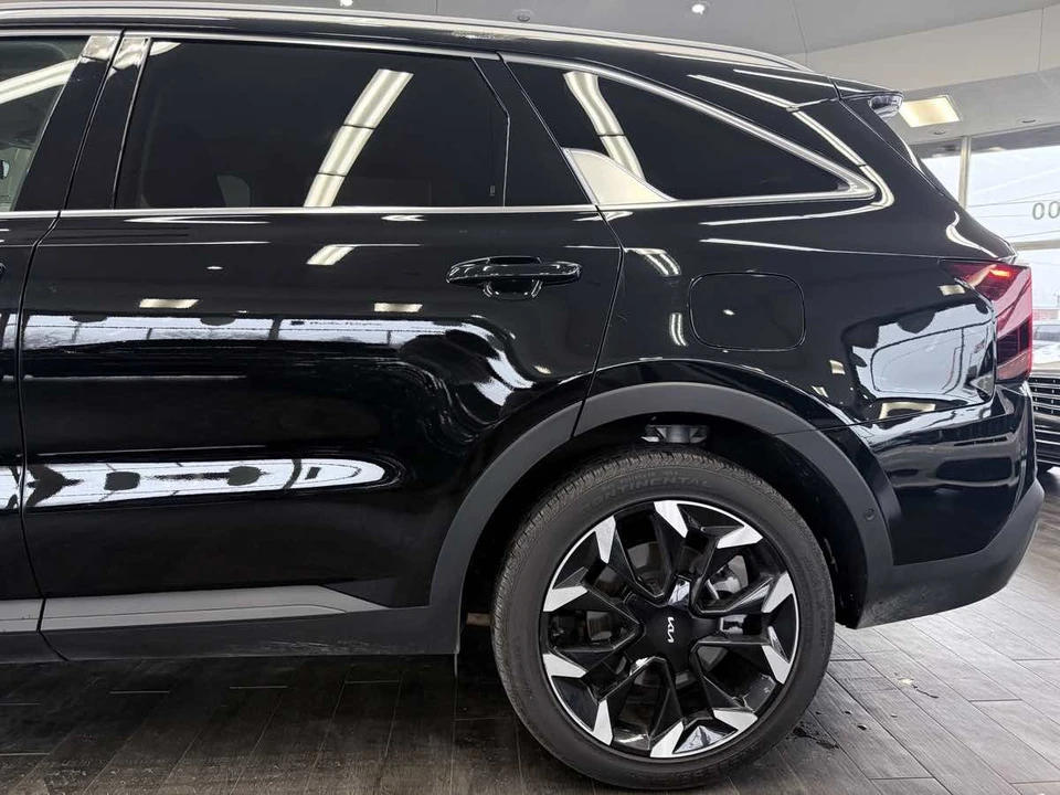 2025 Kia Sorento - Image 20 of 21