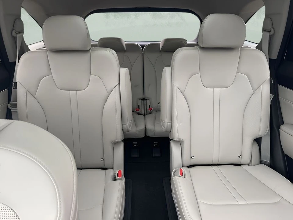 2025 Kia Sorento - Image 12 of 12