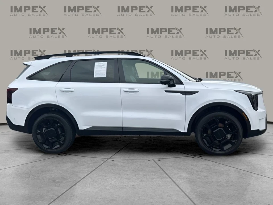 2025 Kia Sorento - Image 6 of 12
