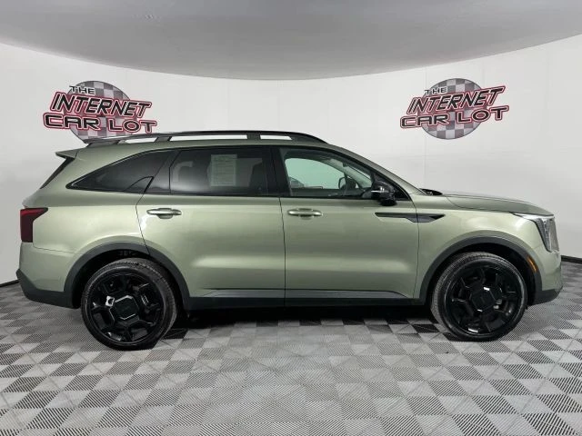 2025 Kia Sorento - Image 8 of 12