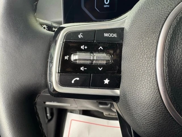 2025 Kia Sorento - Image 15 of 21