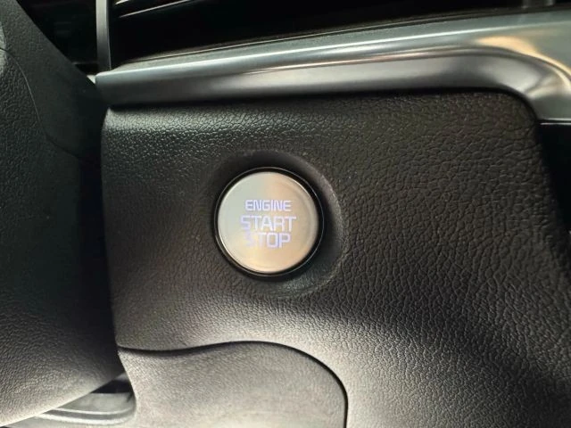 2025 Kia Sorento - Image 17 of 21