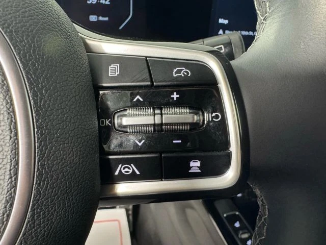 2025 Kia Sorento - Image 16 of 21