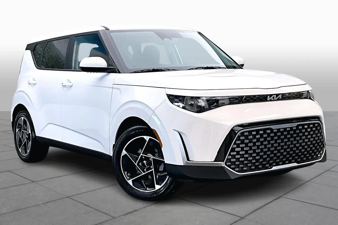 2025 Kia Soul - Image 3 of 12