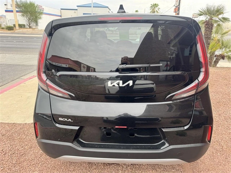 2025 Kia Soul - Image 4 of 15