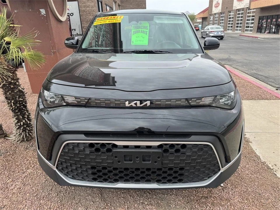 2025 Kia Soul - Image 2 of 15