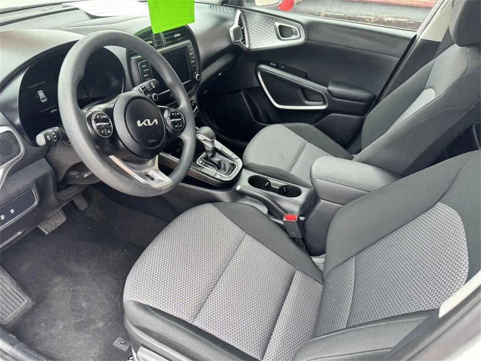 2025 Kia Soul - Image 7 of 16