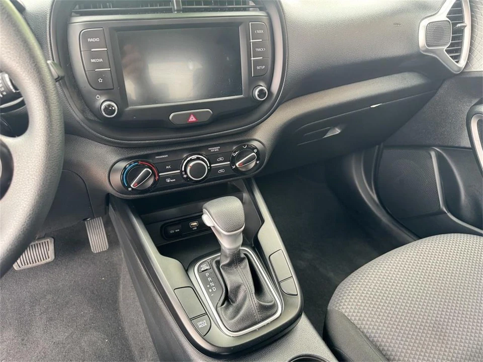 2025 Kia Soul - Image 12 of 16