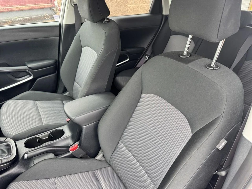 2025 Kia Soul - Image 8 of 16