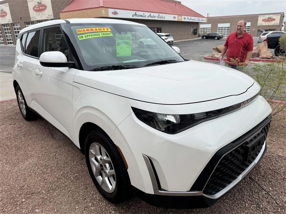 2025 Kia Soul - Image 3 of 16