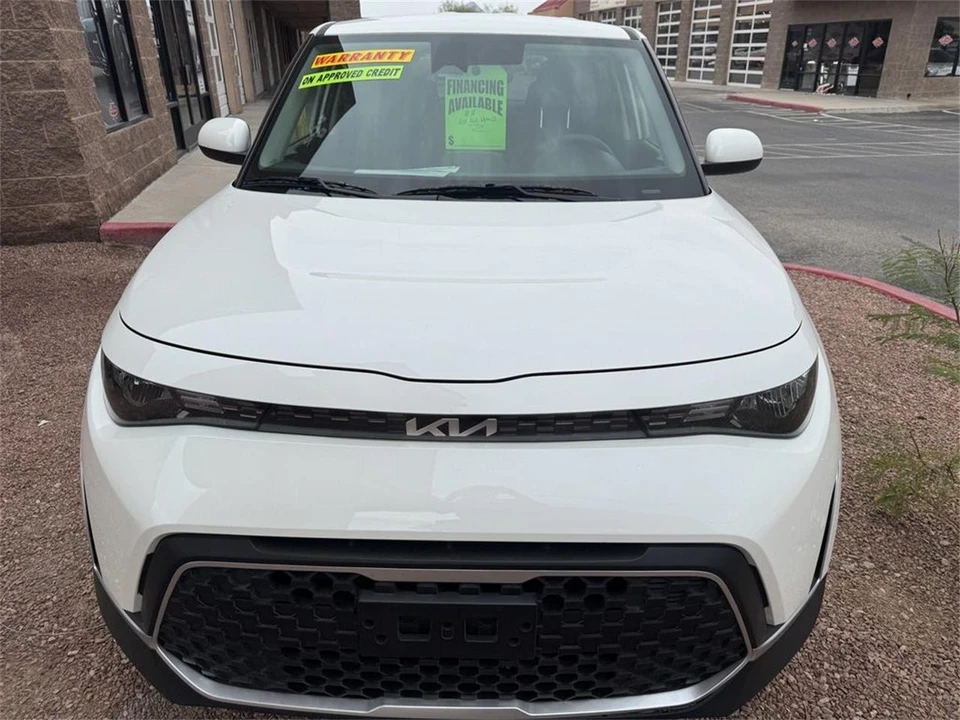 2025 Kia Soul - Image 2 of 16