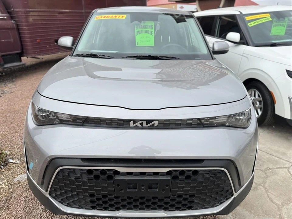2025 Kia Soul - Image 2 of 15