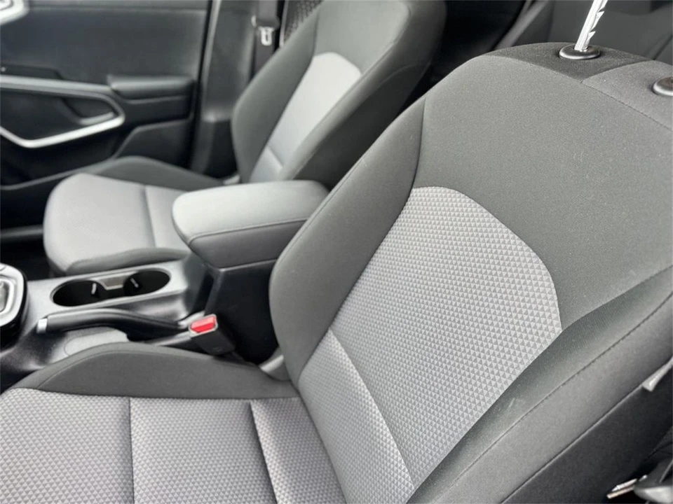 2025 Kia Soul - Image 9 of 15