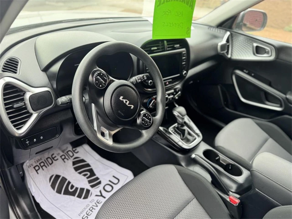 2025 Kia Soul - Image 8 of 15
