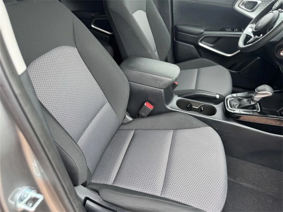 2025 Kia Soul - Image 11 of 15