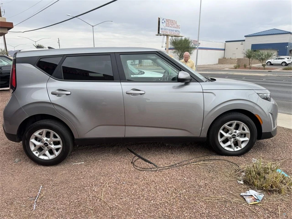 2025 Kia Soul - Image 4 of 15