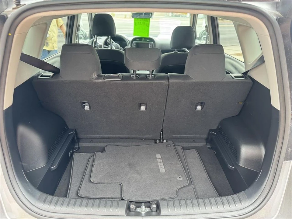 2025 Kia Soul - Image 12 of 15