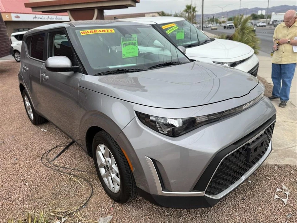 2025 Kia Soul - Image 3 of 15