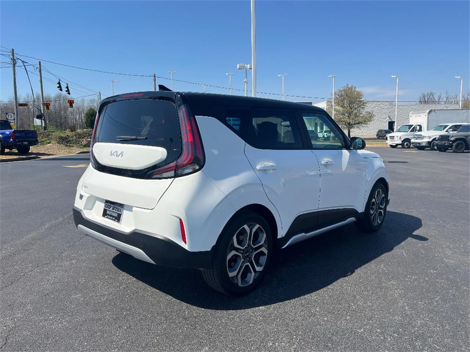 2025 Kia Soul - Image 7 of 31