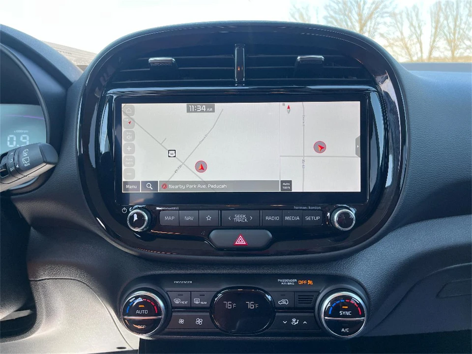 2025 Kia Soul - Image 23 of 31