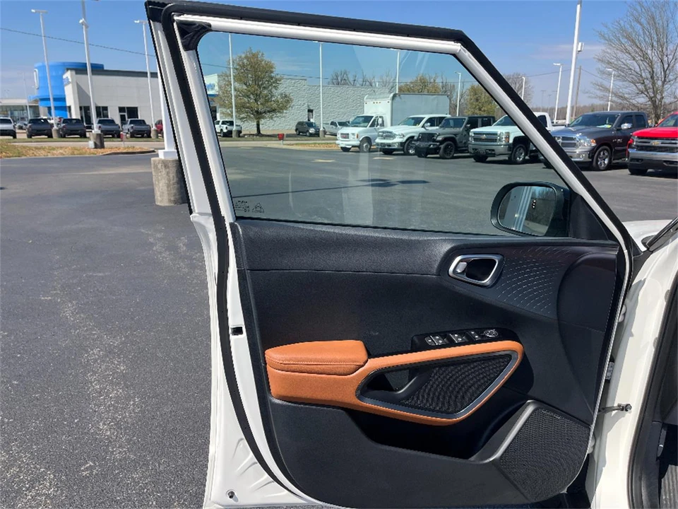 2025 Kia Soul - Image 29 of 31