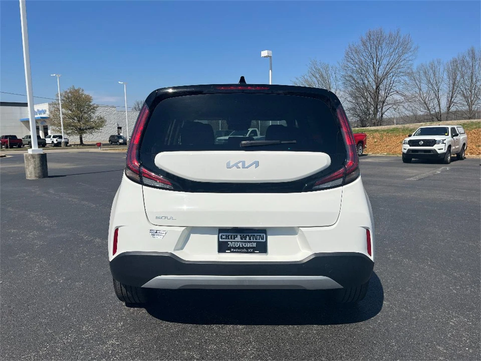 2025 Kia Soul - Image 6 of 31