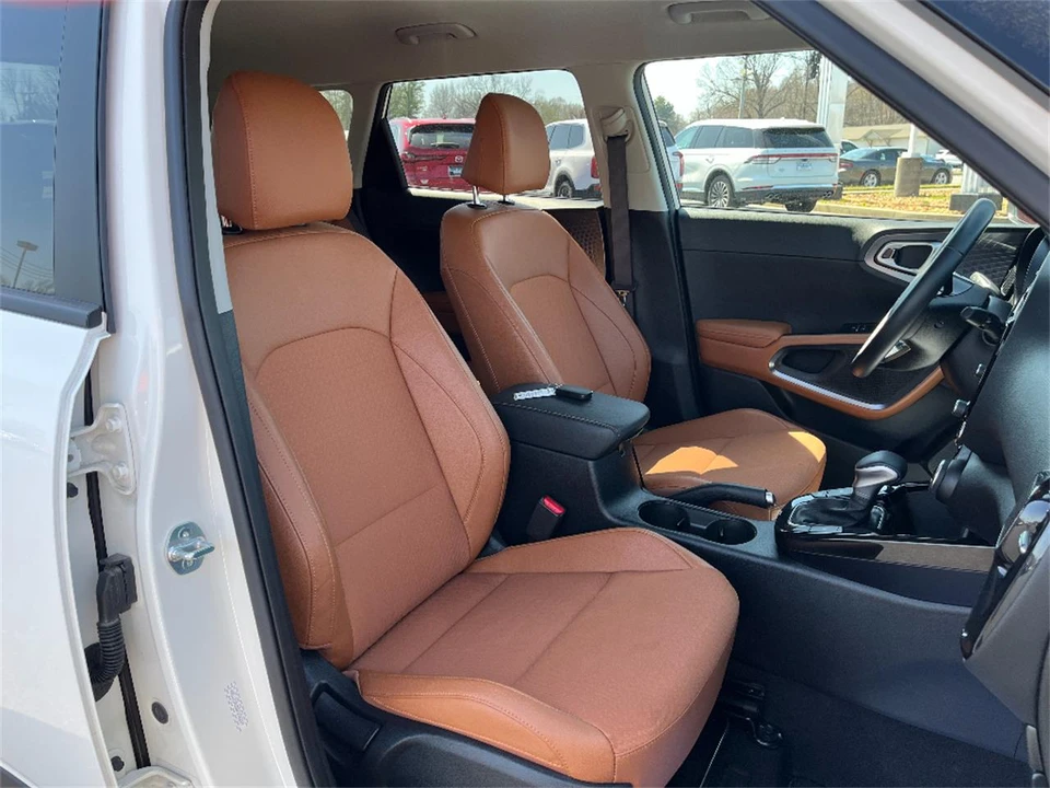 2025 Kia Soul - Image 16 of 31