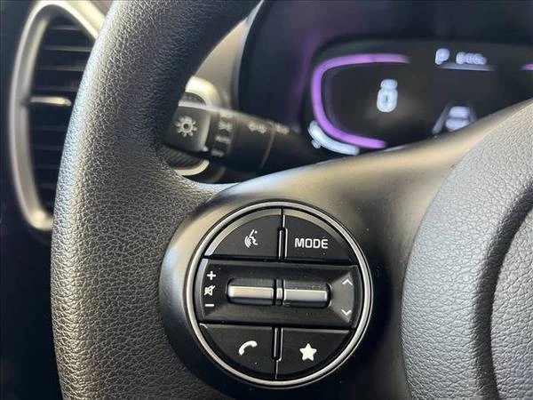 2025 Kia Soul - Image 18 of 21