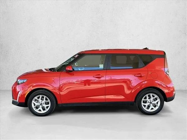 2025 Kia Soul - Image 2 of 21