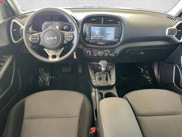 2025 Kia Soul - Image 11 of 21