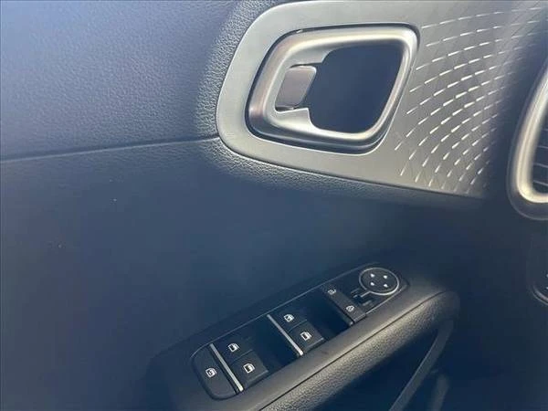 2025 Kia Soul - Image 17 of 21