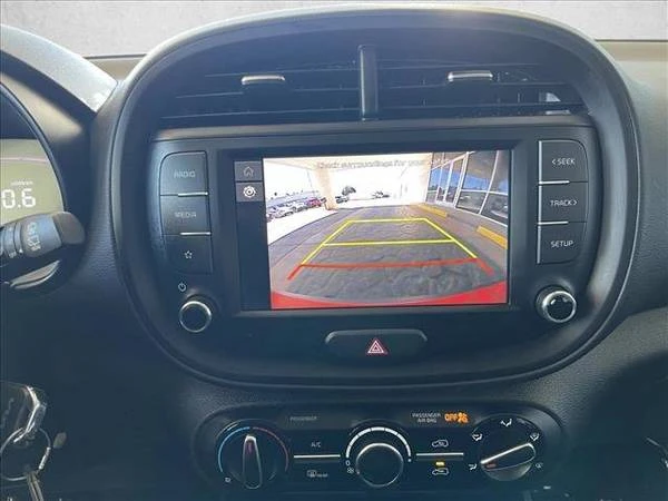 2025 Kia Soul - Image 13 of 21
