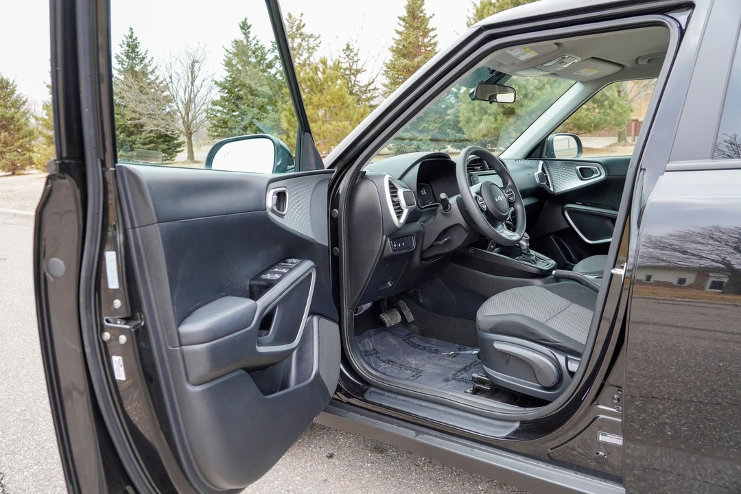 2025 Kia Soul - Image 10 of 21