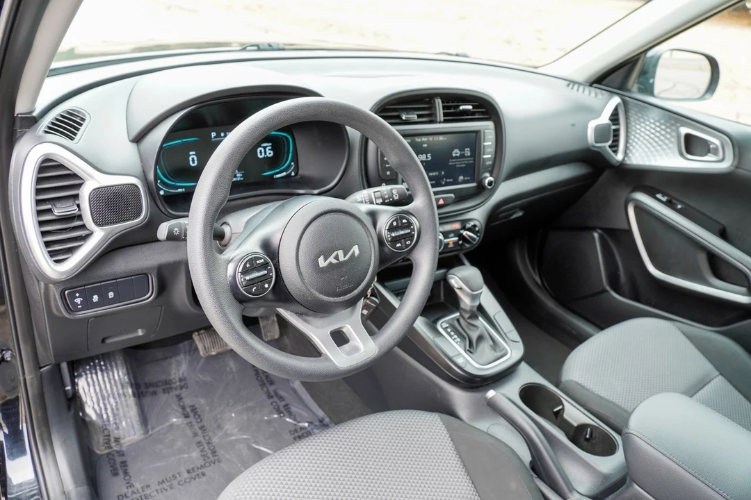2025 Kia Soul - Image 11 of 21