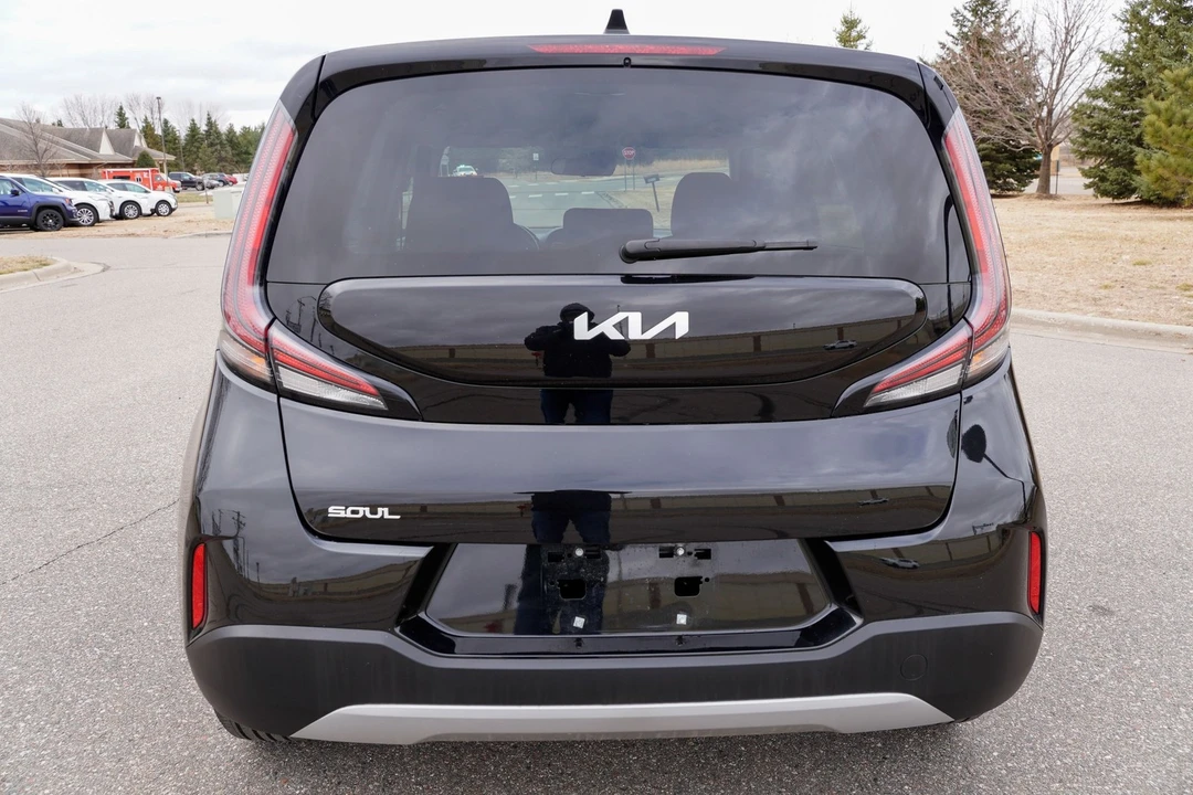 2025 Kia Soul - Image 5 of 21