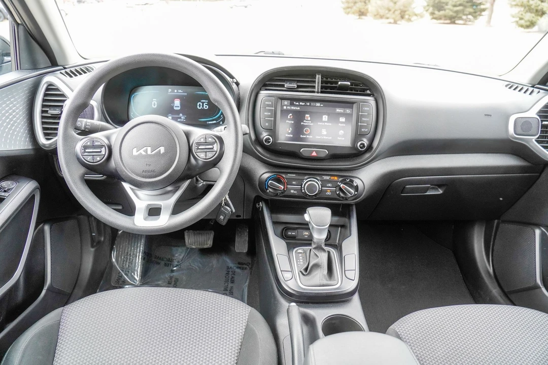 2025 Kia Soul - Image 12 of 21
