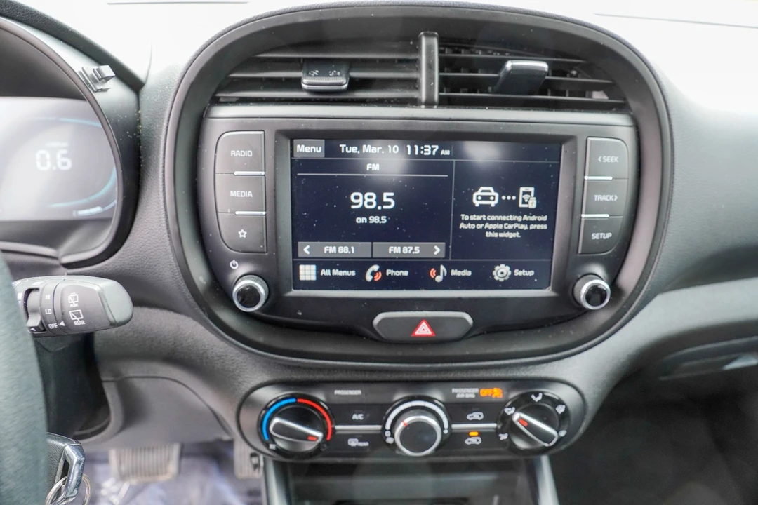2025 Kia Soul - Image 14 of 21