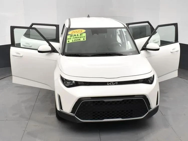 2025 Kia Soul - Image 10 of 12