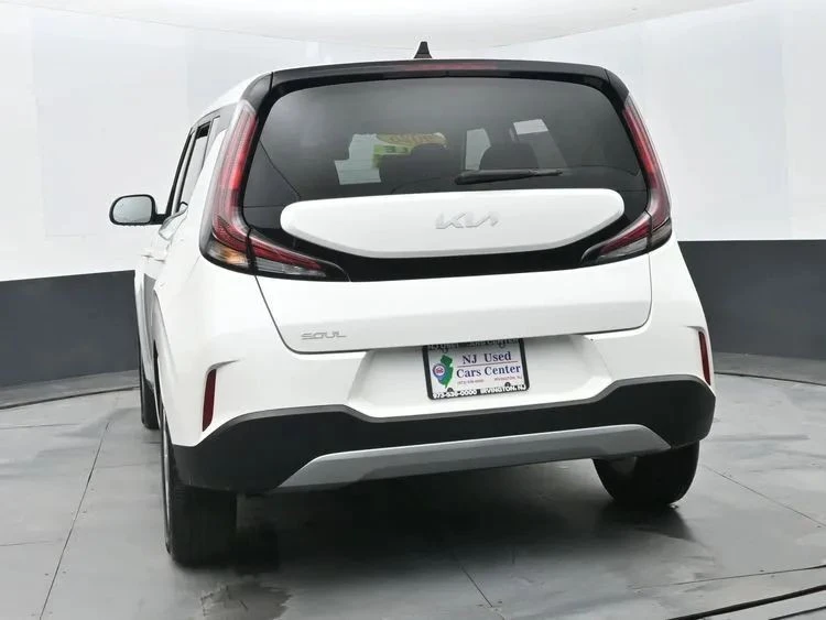 2025 Kia Soul - Image 8 of 12